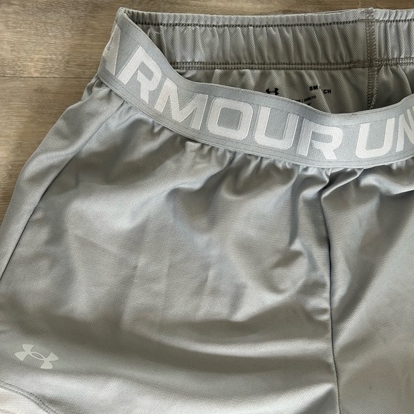 UnderArmour training shorts! - Picture 3 of 3